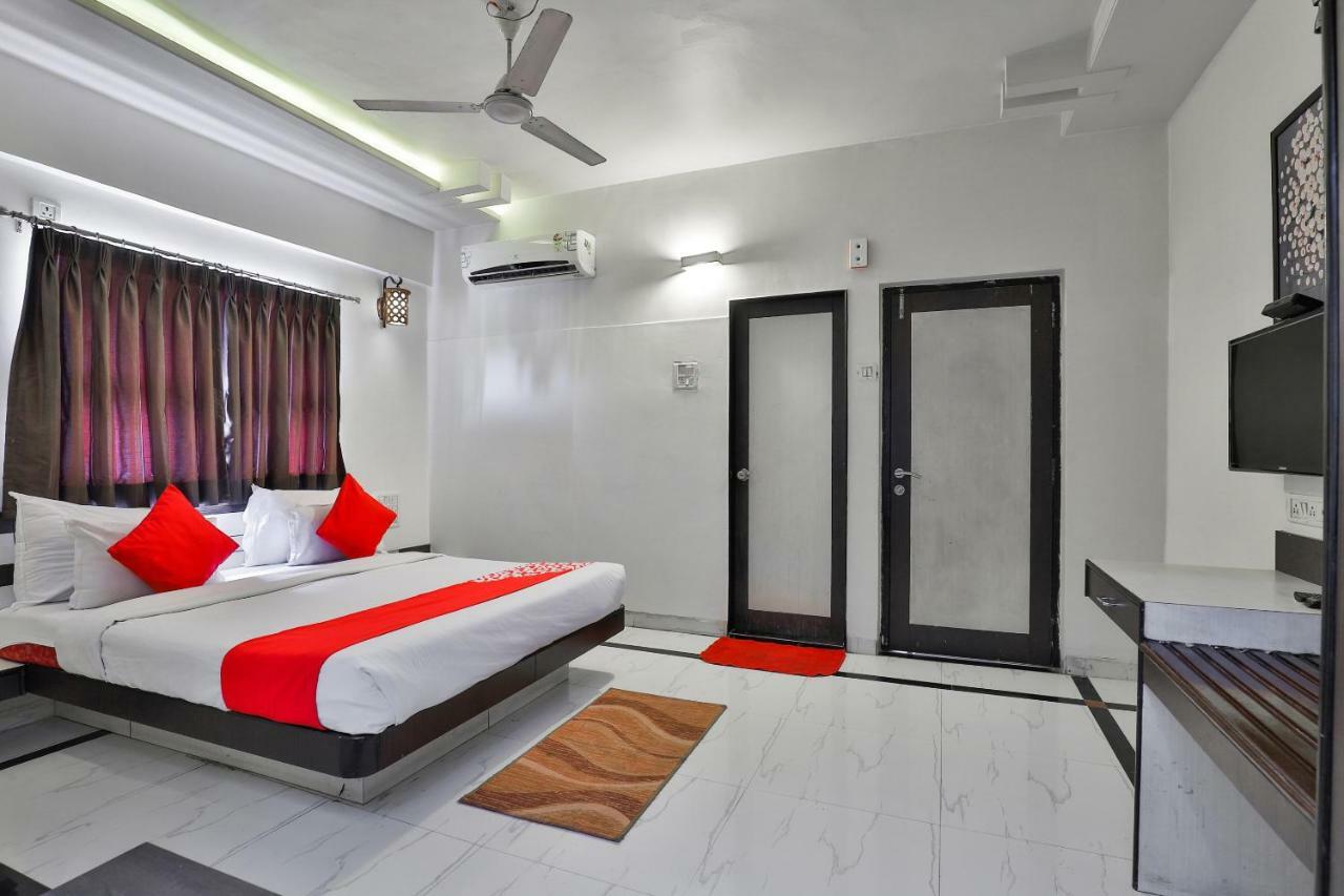 Hotel Sai Kripa Imperial Daman Exteriör bild