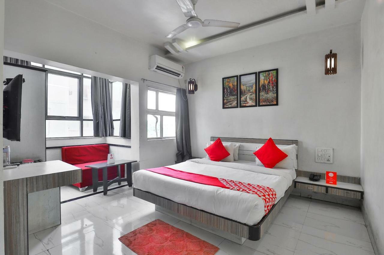 Hotel Sai Kripa Imperial Daman Exteriör bild
