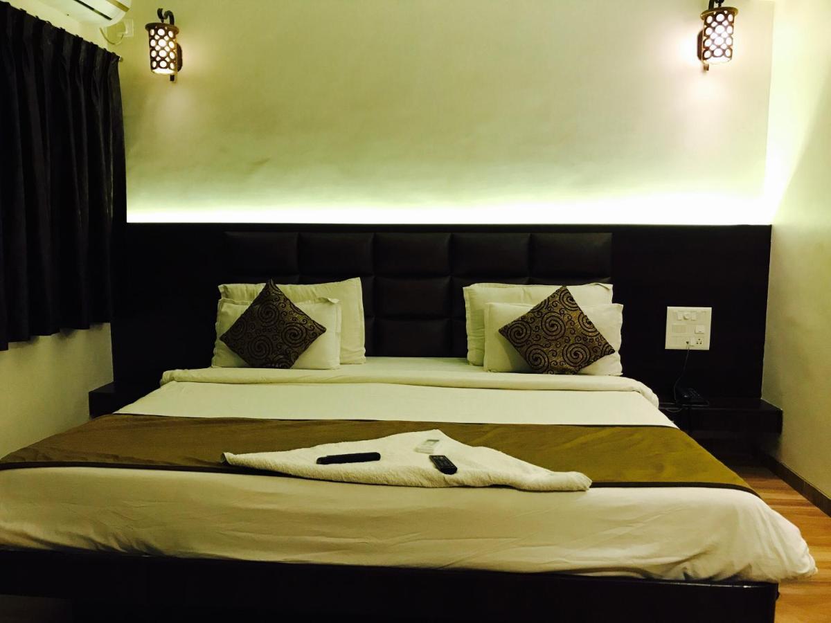 Hotel Sai Kripa Imperial Daman Exteriör bild