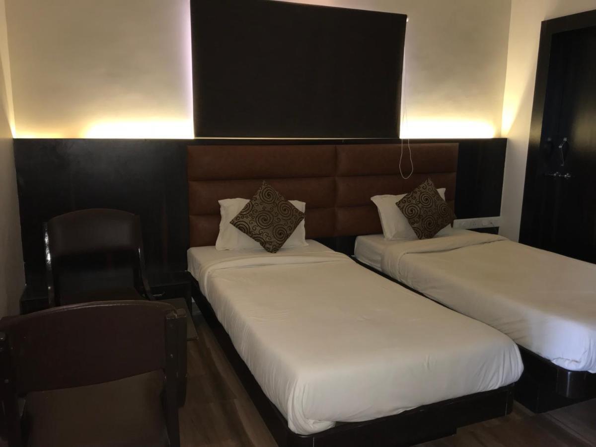 Hotel Sai Kripa Imperial Daman Exteriör bild